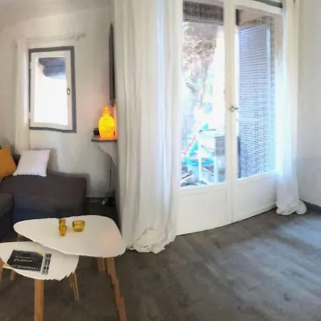 Petite A 300m De La De Saint Cyprien Holiday home